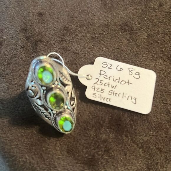 Gorgeous 3 Stone Floral Peridot Ring in Sterling Silver Sz 6 - Picture 8 of 10